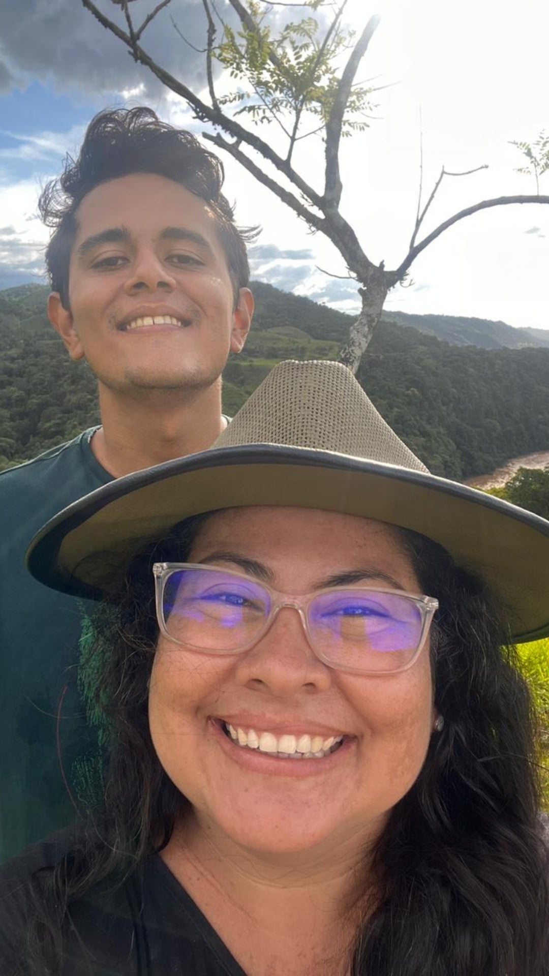Jesy Vargas & Sebastián Loria — Herbolaria Raíces